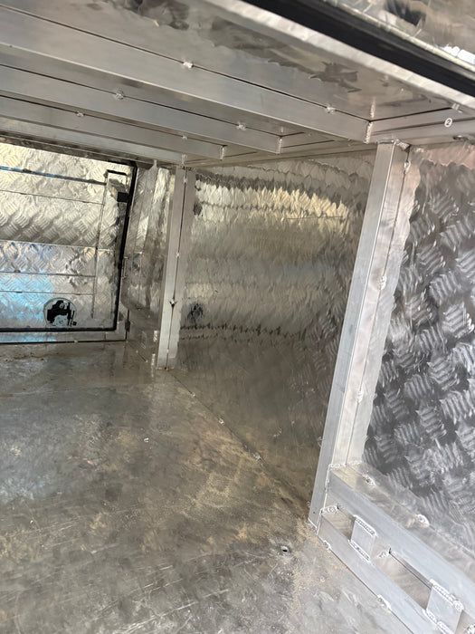 1550 x 1800 x 860mm Lift off - 3 Door - Checker Plate (Repaired ex display)