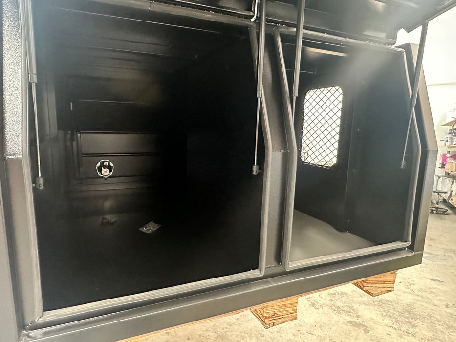 1400 x 1800 x 860mm Dog Box Jack off / Lift off - Flat Plate Black
