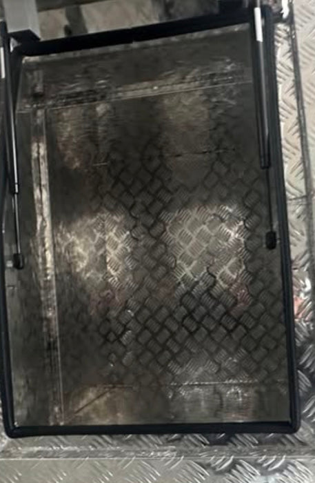 680 x 1800 x 860mm Dog Box Checker Plate with Divider