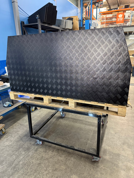 1000 x 1800 x 860mm Checker Plate Black