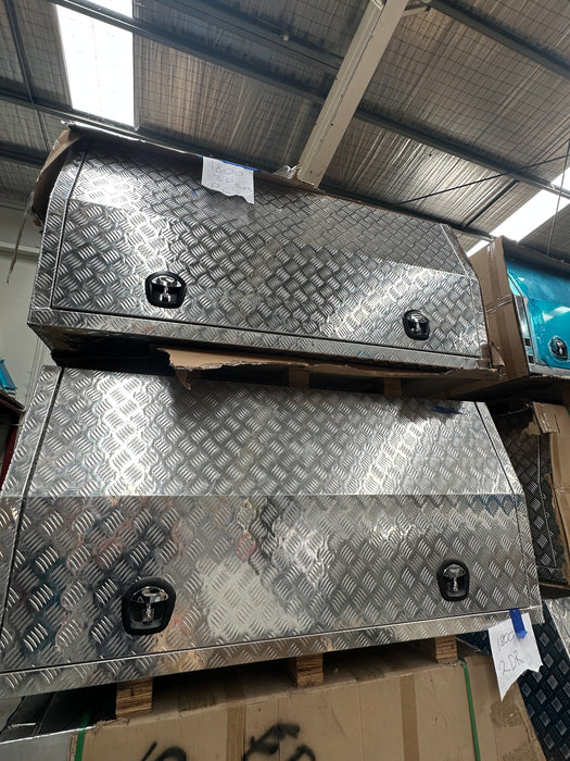1800 x 1800 x 860mm 2 Door - Checker Plate (POWDERCOATING AVAILABLE)