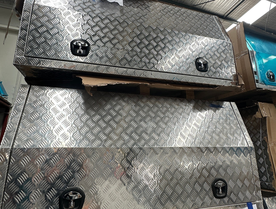 1775 x 1775 x 860mm 2 Door - Checker Plate (POWDERCOATING AVAILABLE)