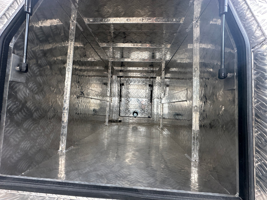 800 x 1800 x 860mm - Checker Plate o/s (POWDERCOATING AVAILABLE)