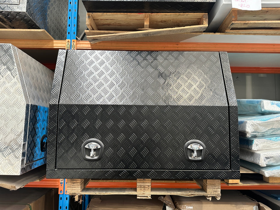 1000 x 1800 x 860mm Checker Plate Black o/s