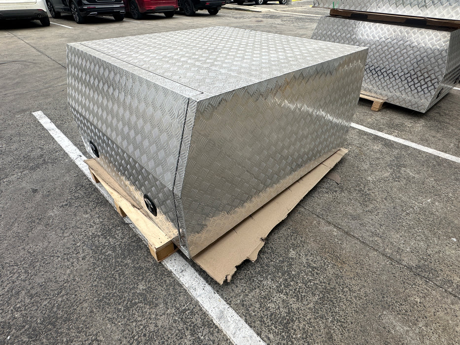 1550 x 1800 x 860mm 2 Door - Checker Plate o/s (POWDERCOATING AVAILABLE)