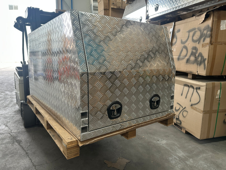 1000 x 1800 x 860mm Lift off - Checker Plate o/s (POWDERCOATING AVAILABLE)