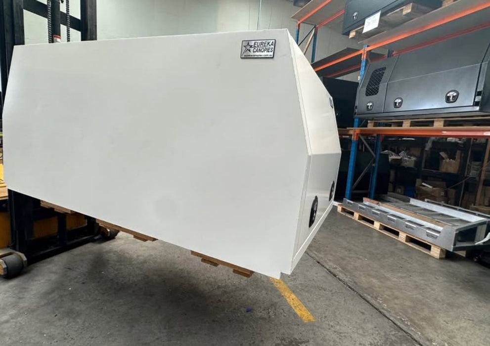 1890 x 1250 x 860mm Flat Plate with White Powdercoating