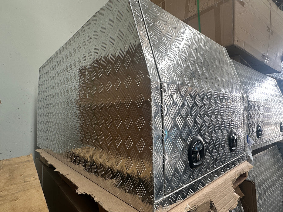 1000 x 1800 x 860mm - Checker Plate o/s (POWDERCOATING AVAILABLE)