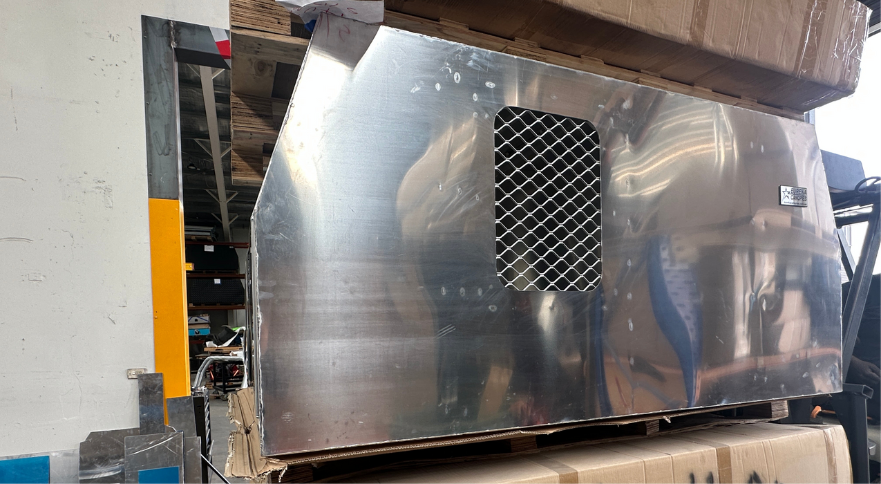 1400 x 1800 x 860mm Dog Box - Flat Plate (POWDERCOATING AVAILABLE)