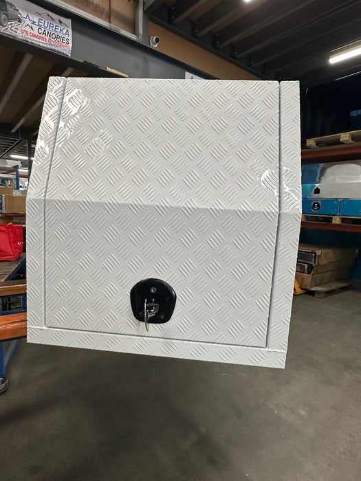 800 x 1800 x 860mm Dog Box - Checker Plate - White (Electric Locks)