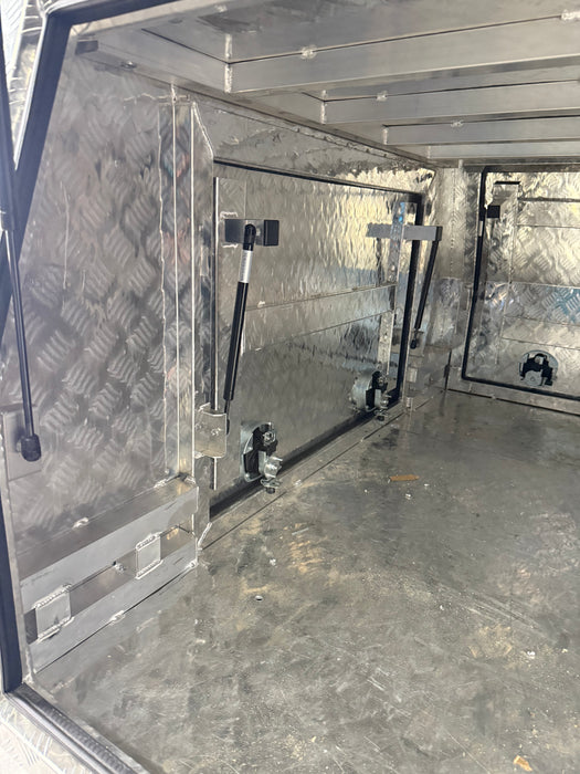1550 x 1800 x 860mm Lift off - 3 Door - Checker Plate (Repaired ex display)