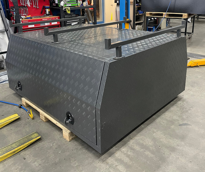 2100 x 1800 x 860mm 3 Door - Monument Checker Plate + 3 Roof Bars (Light Use)