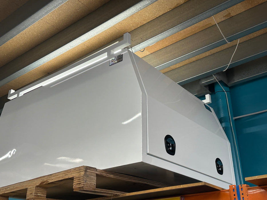 1400 x 1800 x 860mm 2 Door - Flat Plate + Roof Bars - White