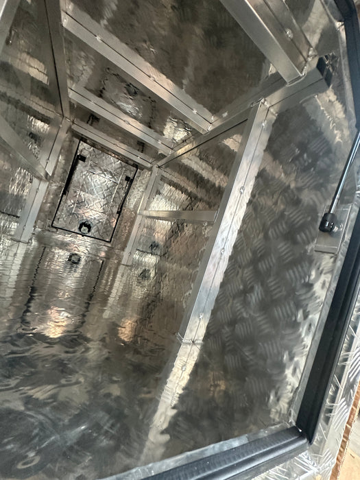 680 x 1800 x 860mm Checker Plate