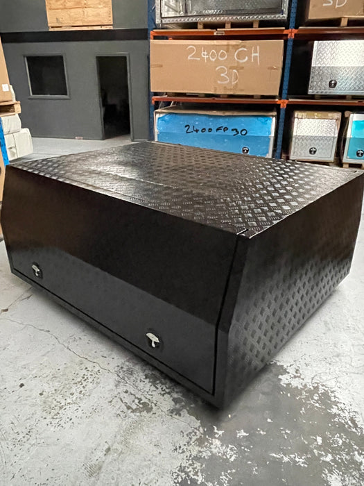 2100 x 1800 x 860mm 2 Door - Black Checker Plate
