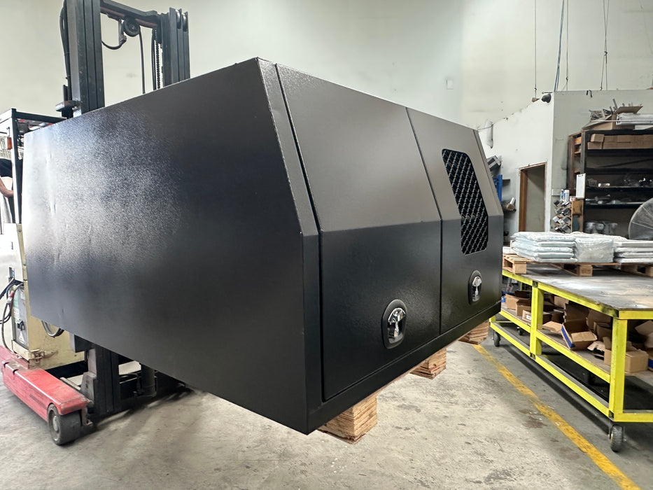 1400 x 1800 x 860mm Dog Box Jack off / Lift off - Flat Plate Black