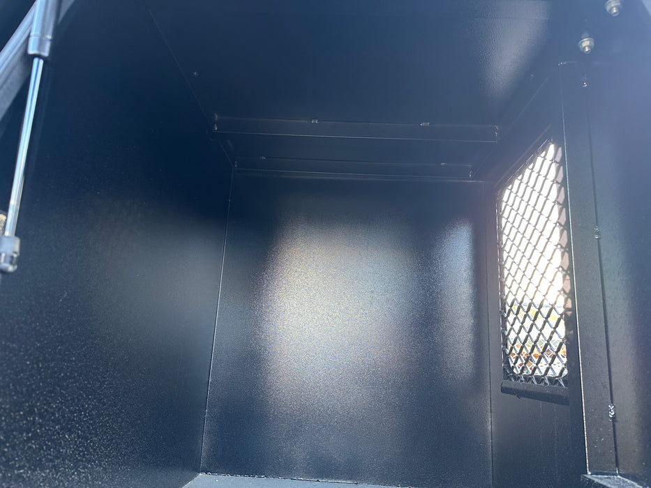 1800x 1800 x 860mm Dog Box Lift Off - Flat Plate Black + x2 Roof Bars (ex display)