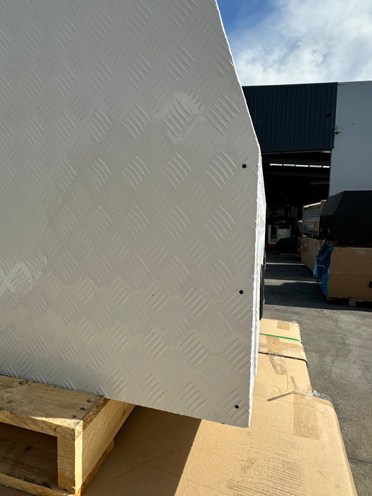 1200 x 1800 x 860mm - Pearl White Checker Plate