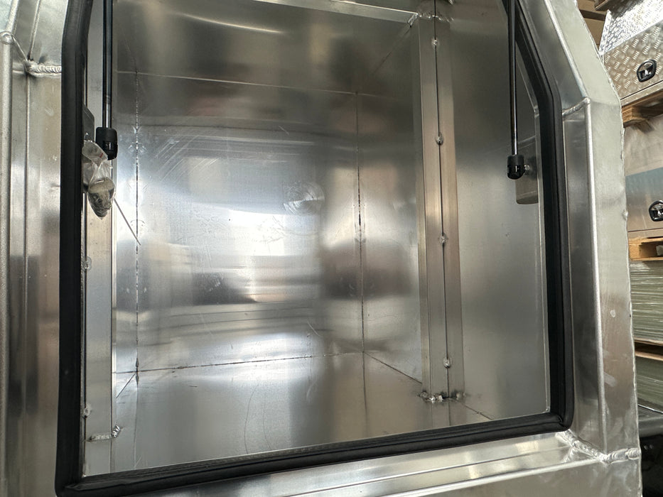 680 x 900 x 860mm Dog Box - Flat or Checker Plate (POWDERCOATING AVAILABLE)