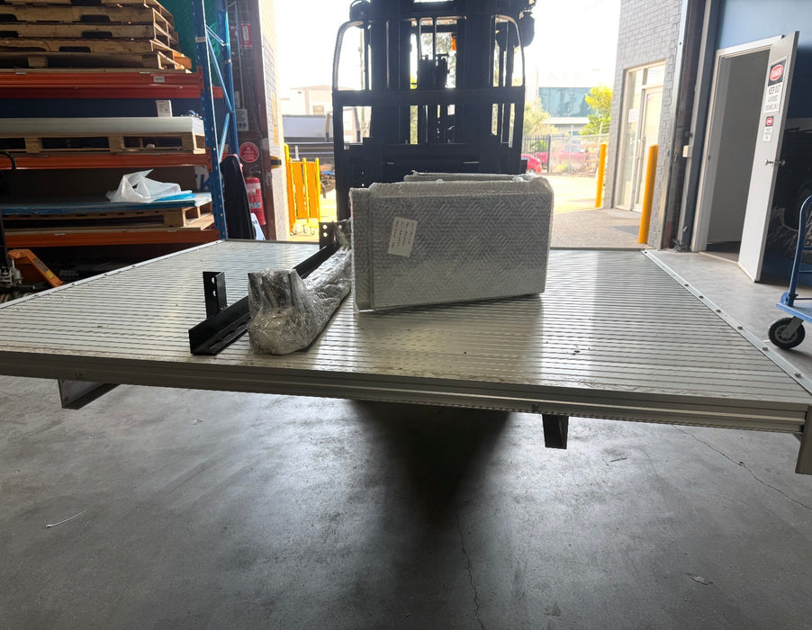 1550 x 1800mm Tradie Tray + Wheel Arch + Install Brackets (ex display)