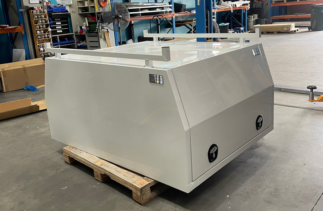 1400 x 1800 x 860mm 2 Door - Flat Plate + Roof Bars - White