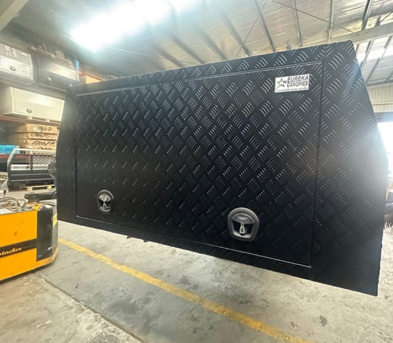 1550 x 1800 x 860mm 3 Door - Checker Plate Black o/s