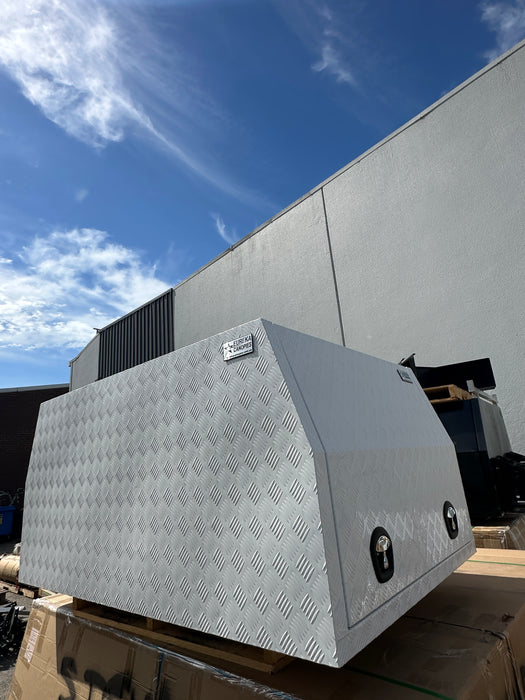 1200 x 1800 x 860mm - Pearl White Checker Plate