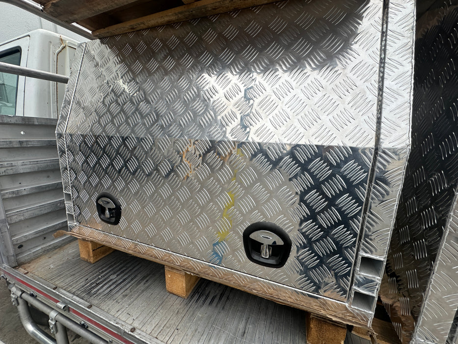 1200 x 1800 x 860mm Lift off - Checker Plate o/s (POWDERCOATING AVAILABLE)