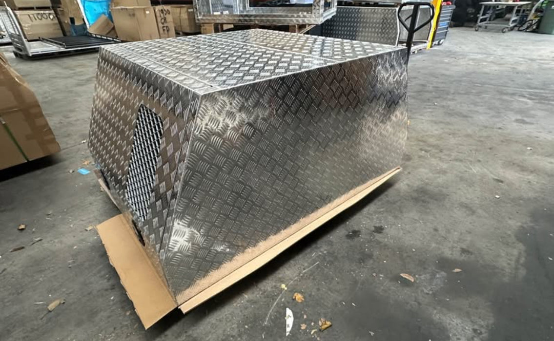 1400 x 1820 x 895mm Checker Plate with Quarter Dog Box