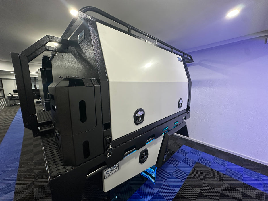 E5 - 4x4 Tray + 1500mm Lift off Canopy + Roof Rack, Jerry Can, Tyre Holder, Ladder, Undertrays (Display)