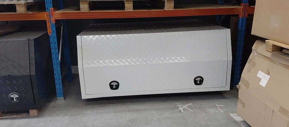 2100 x 1800 x 860mm 2 Door - Pearl White Checker Plate