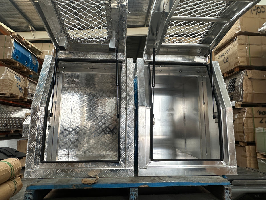 680 x 900 x 860mm Dog Box - Flat or Checker Plate (POWDERCOATING AVAILABLE)