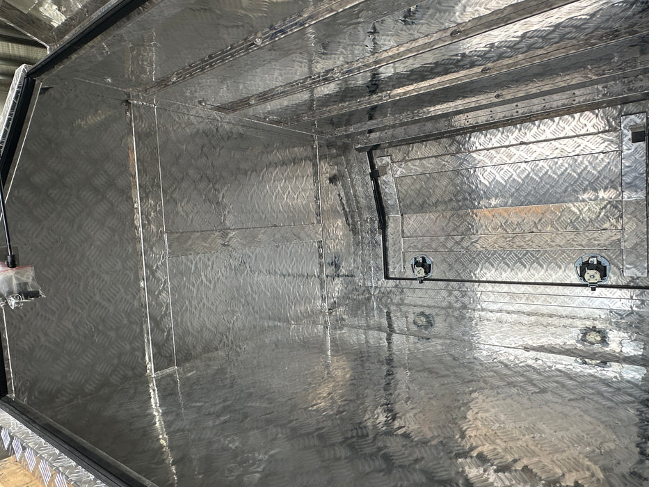 1400 x 1800 x 860mm - Checker Plate o/s (POWDERCOATING AVAILABLE)