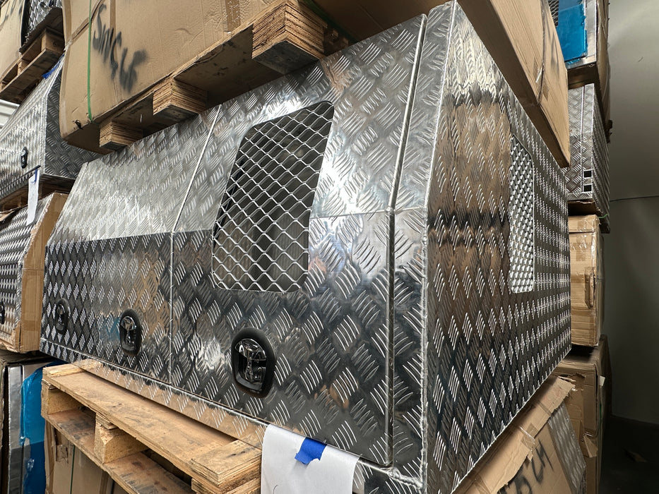 1775 x 1775 x 860mm Dog Box - Checker Plate (POWDERCOATING AVAILABLE)