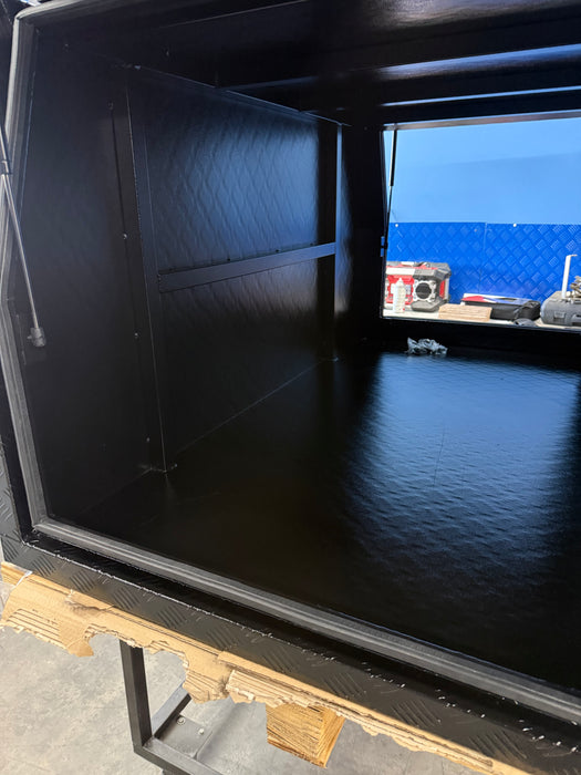1000 x 1800 x 860mm Checker Plate Black