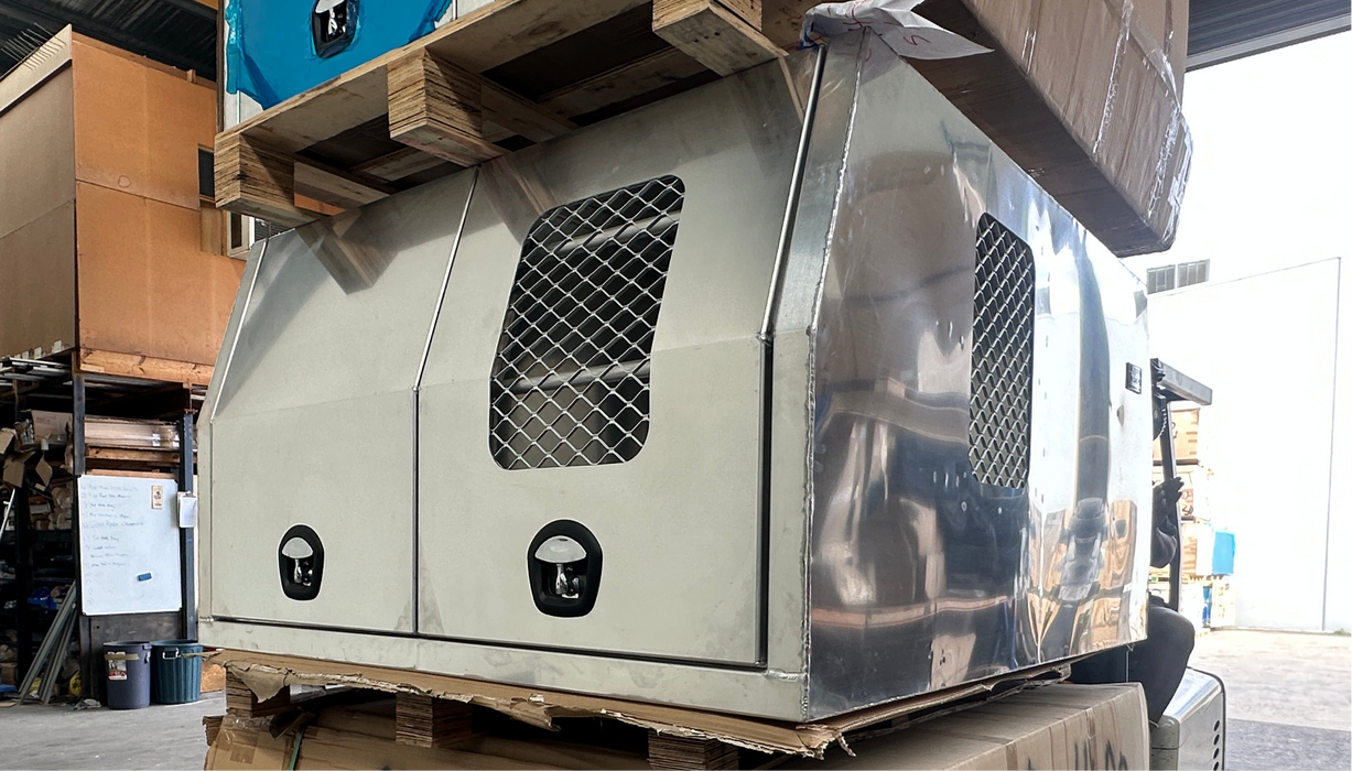1400 x 1800 x 860mm Dog Box - Flat Plate (POWDERCOATING AVAILABLE)