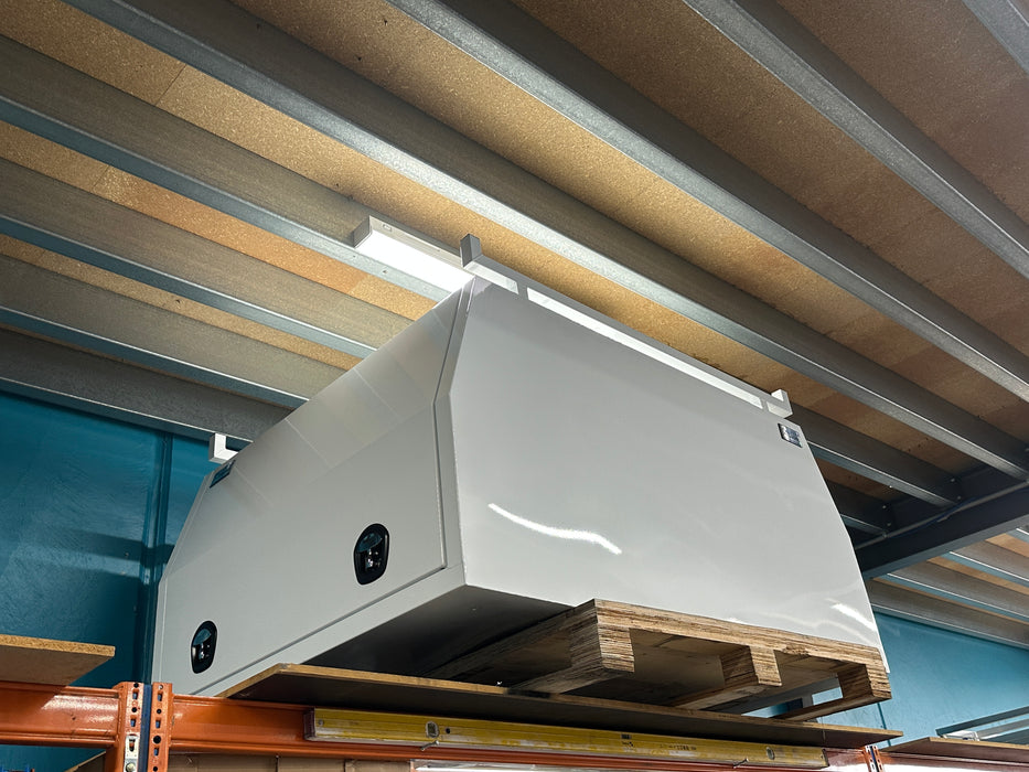 1400 x 1800 x 860mm 2 Door - Flat Plate + Roof Bars - White