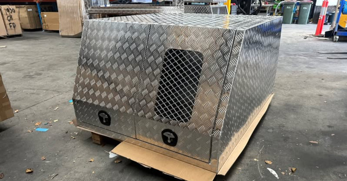 1400 x 1820 x 895mm Checker Plate with Quarter Dog Box