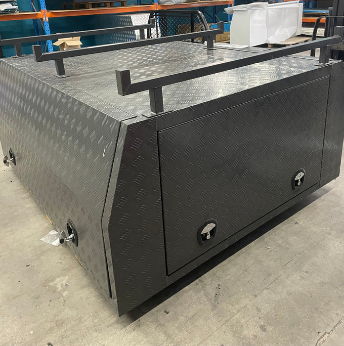 2100 x 1800 x 860mm 3 Door - Monument Checker Plate + 3 Roof Bars (Light Use)