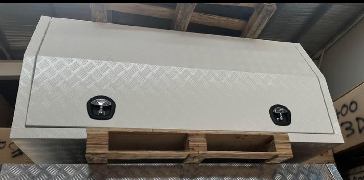 1800 x 1800 x 860mm Checker Plate with Pearl white Powdercoating