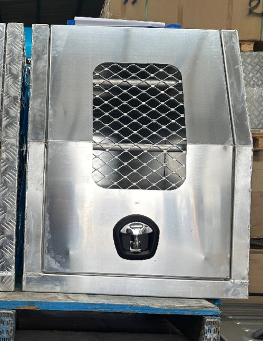 680 x 1800 x 860mm Dog Box Flat Plate With Divider