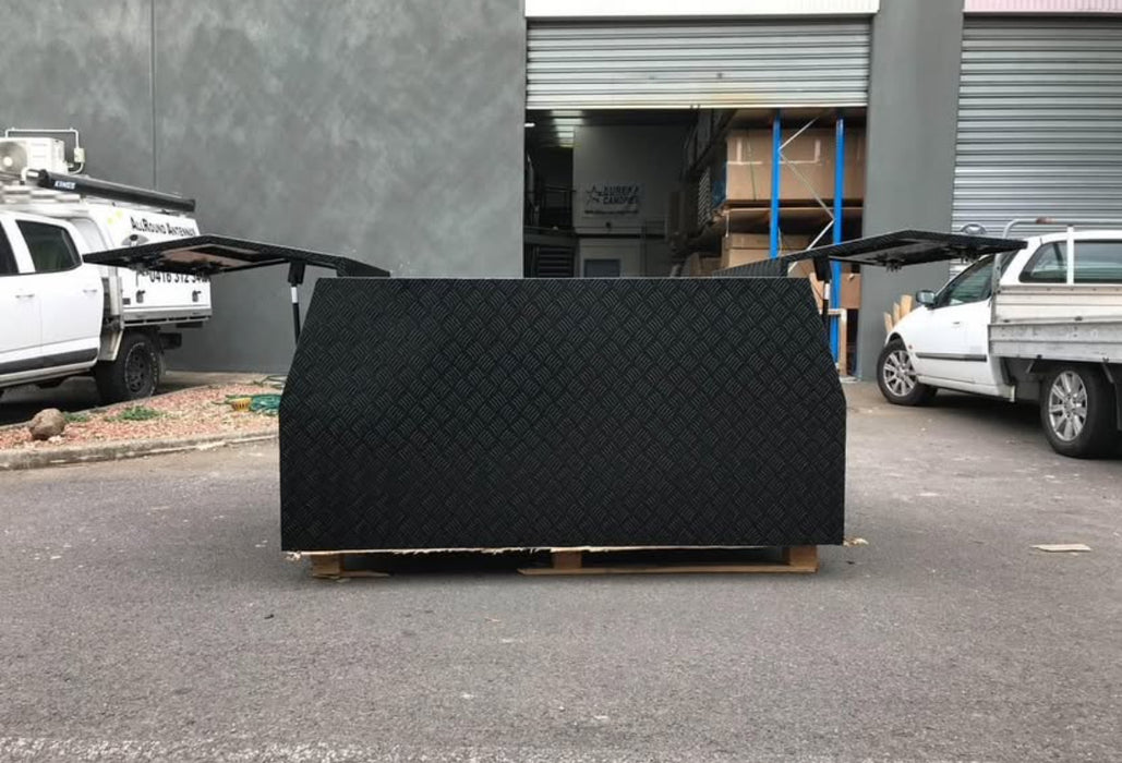 1000 x 1800 x 860mm Checker Plate Black o/s