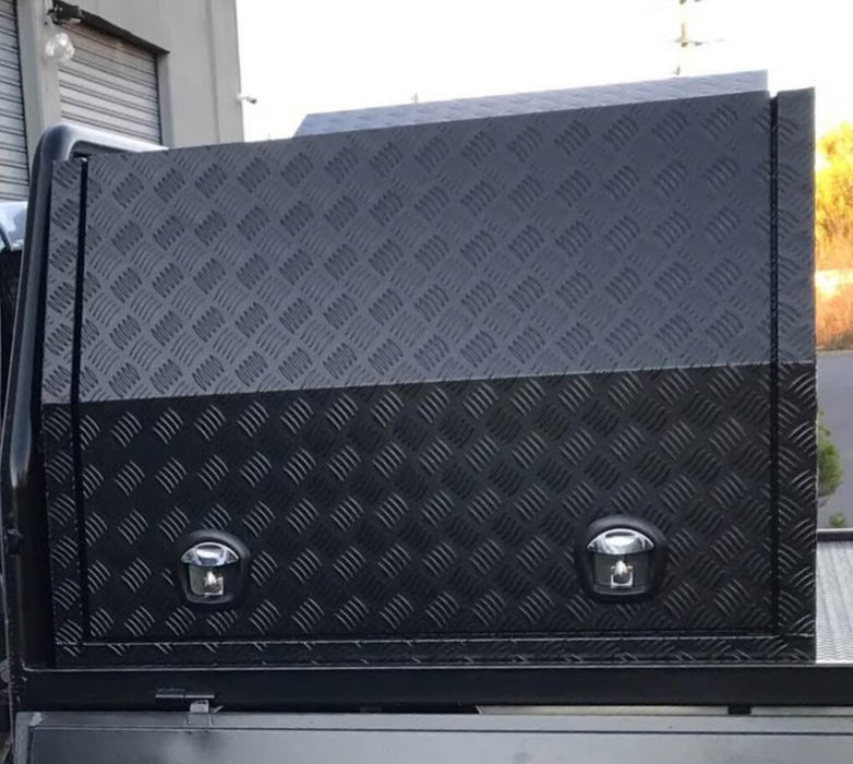1000 x 1800 x 860mm Checker Plate Black o/s