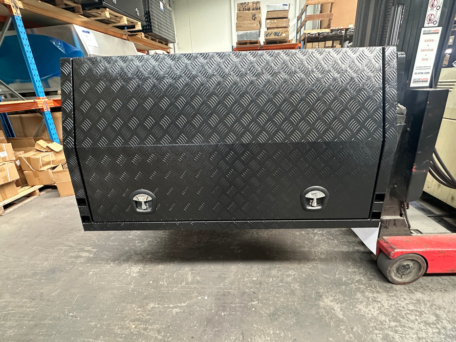 1550 x 1800 x 860mm Jack off / Lift off - 3 Door - Checker Plate Black